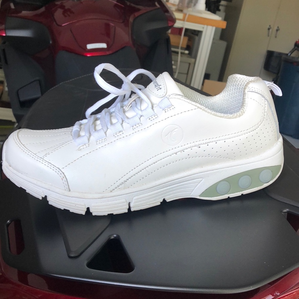 Women’s therafit fit shoe 10 wide